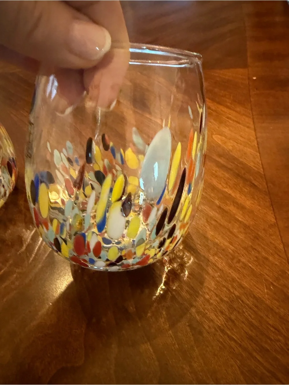 Murano White Crystal Multicolor Confetti Stemless Wine Glasses (Set of 2) - Picture 4 of 8